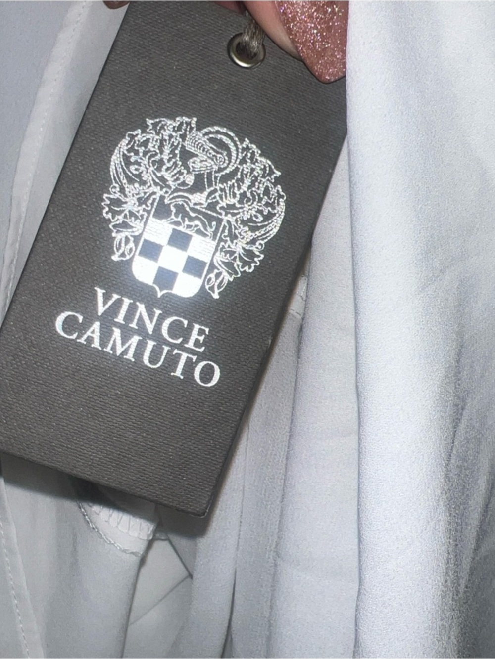 Vince  camuto Sheer And Flowy Buttercream Top Size L NWT - Picture 9 of 9